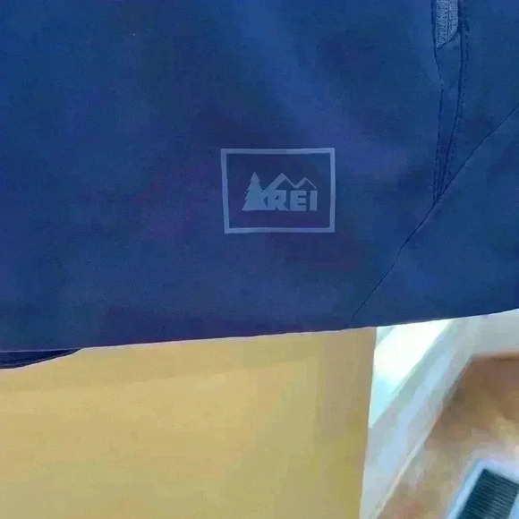 REI Women’s Jacket Like New, Medium - Picture 2 of 9